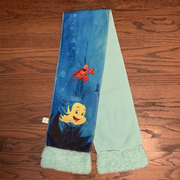 Disney Little Mermaid Scarf - Picture 2 of 2
